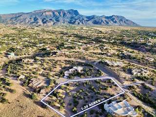 Outlined lot with mountains